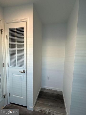 433 EASTWOOD LN, Lancaster, PA 17601