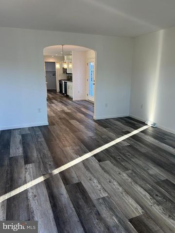 433 EASTWOOD LN, Lancaster, PA 17601