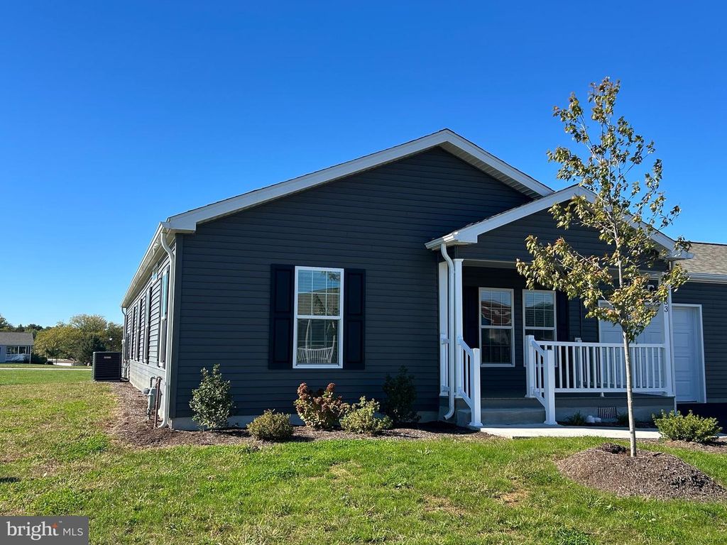 433 EASTWOOD LN, Lancaster, PA 17601