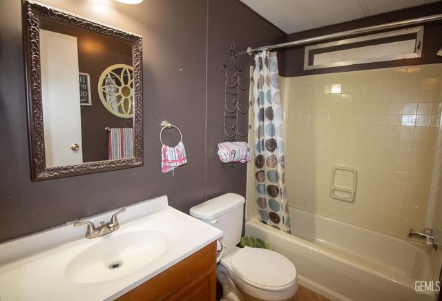 123 N 10th Street 88, Taft, CA 93268