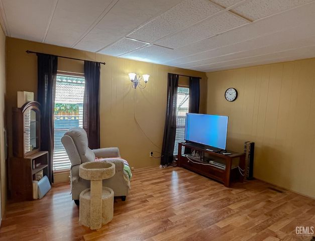 123 N 10th Street 88, Taft, CA 93268