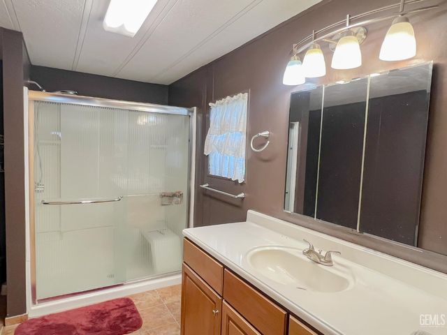 123 N 10th Street 88, Taft, CA 93268