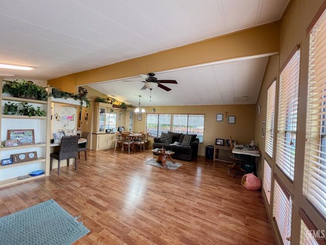 123 N 10th Street 88, Taft, CA 93268