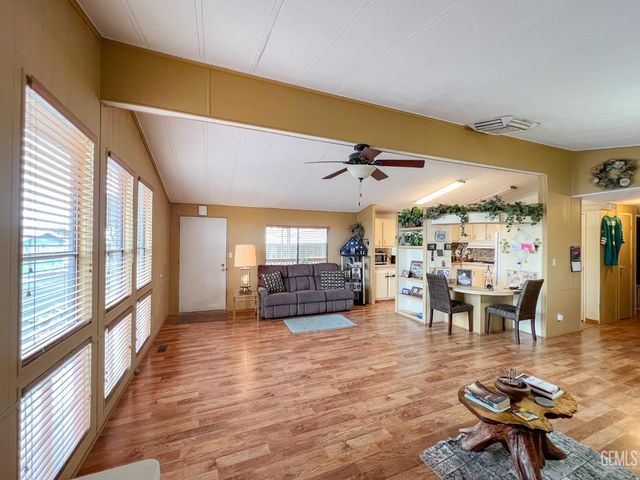 123 N 10th Street 88, Taft, CA 93268