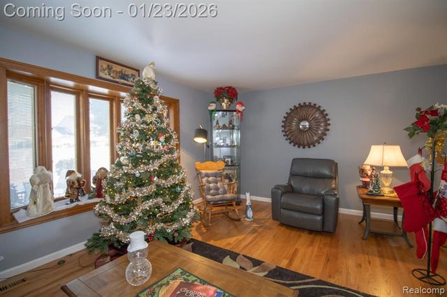 11367 Suffolk Drive, Southgate, MI 48195