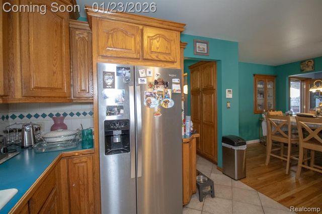 11367 Suffolk Drive, Southgate, MI 48195