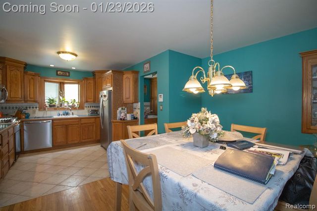 11367 Suffolk Drive, Southgate, MI 48195