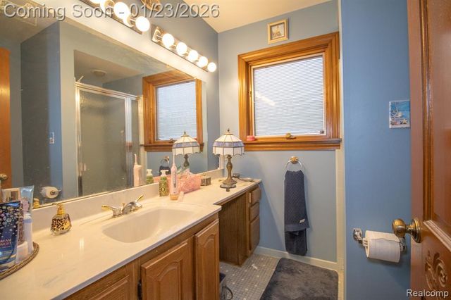 11367 Suffolk Drive, Southgate, MI 48195