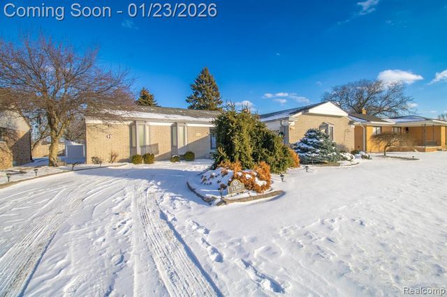 11367 Suffolk Drive, Southgate, MI 48195