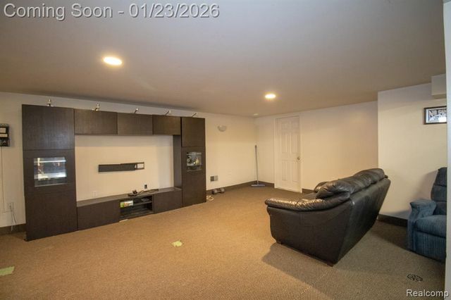 11367 Suffolk Drive, Southgate, MI 48195