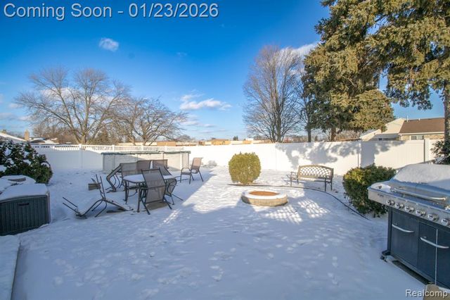 11367 Suffolk Drive, Southgate, MI 48195