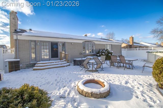 11367 Suffolk Drive, Southgate, MI 48195