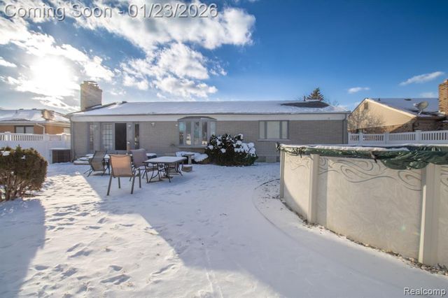 11367 Suffolk Drive, Southgate, MI 48195