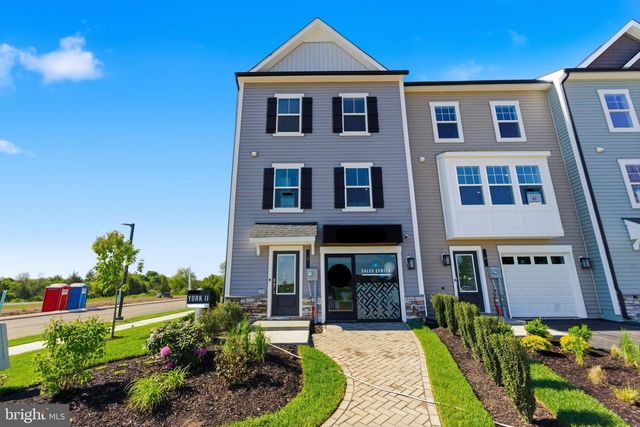 6 MAGNOLIA CT, Gettysburg, PA 17325
