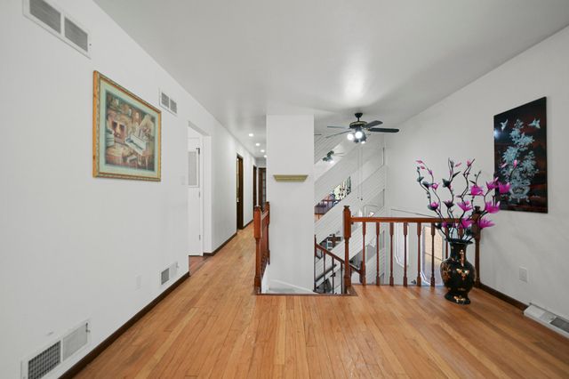 2504 Victoria Road, Schererville, IN 46375