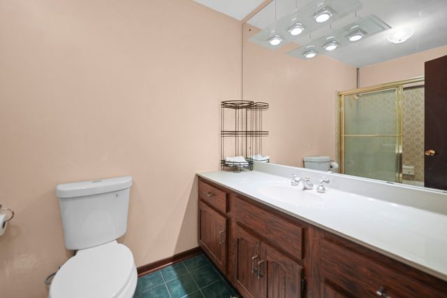 2504 Victoria Road, Schererville, IN 46375