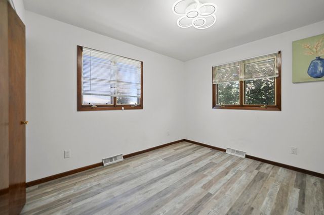 2504 Victoria Road, Schererville, IN 46375
