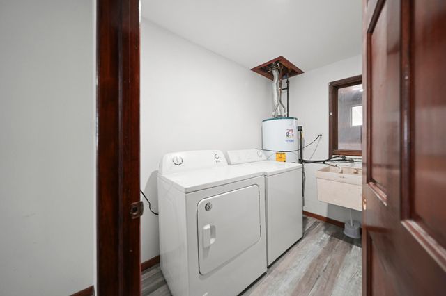 2504 Victoria Road, Schererville, IN 46375