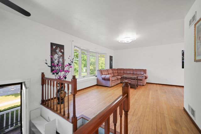 2504 Victoria Road, Schererville, IN 46375