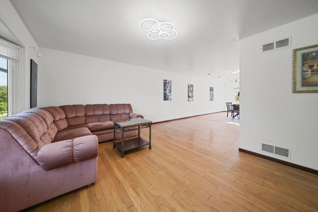 2504 Victoria Road, Schererville, IN 46375