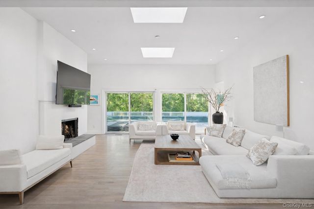 3 Southwood Lane, Quogue, NY 11959