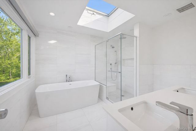 3 Southwood Lane, Quogue, NY 11959