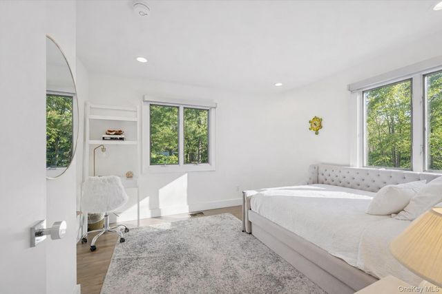 3 Southwood Lane, Quogue, NY 11959