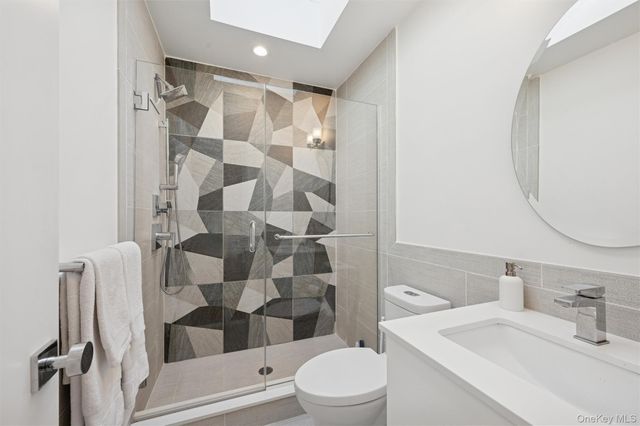 3 Southwood Lane, Quogue, NY 11959