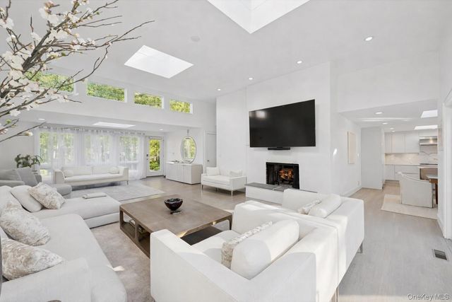 3 Southwood Lane, Quogue, NY 11959