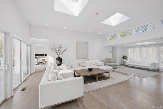 3 Southwood Lane, Quogue, NY 11959