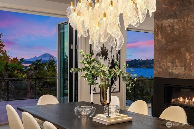 8243 W Mercer Way, Mercer Island, WA 98040