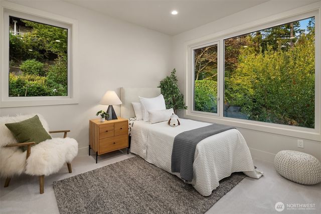8243 W Mercer Way, Mercer Island, WA 98040