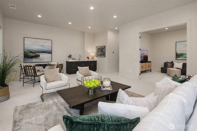 8243 W Mercer Way, Mercer Island, WA 98040