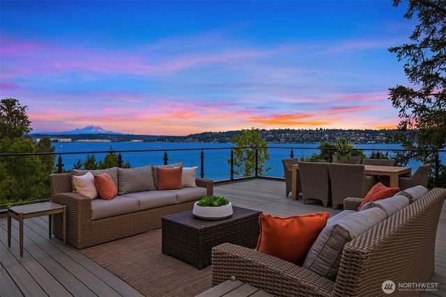 8243 W Mercer Way, Mercer Island, WA 98040