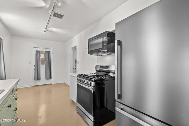 1610 E Hampton Street, Tucson, AZ 85719
