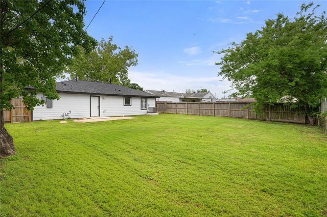 2308 Garvey Drive, Pasadena, TX 77506