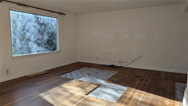 3631 32nd Avenue W, Seattle, WA 98199