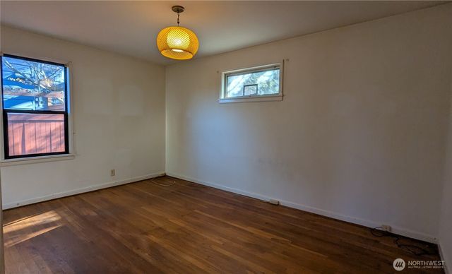 3631 32nd Avenue W, Seattle, WA 98199