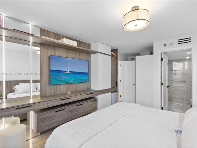 770 Claughton Island Dr 701, Miami, FL 33131