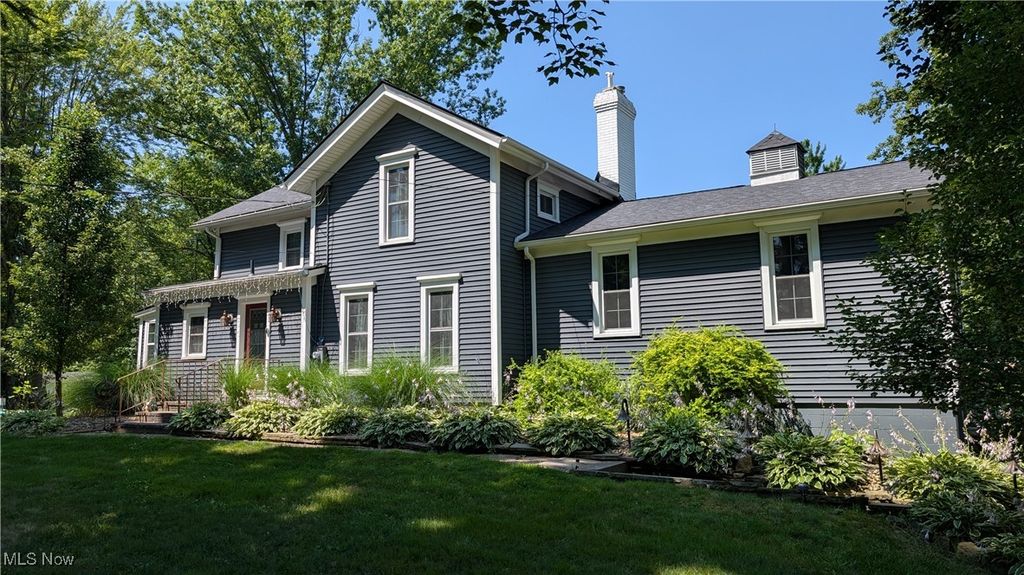 1472 Warner Road, Hubbard, OH 44425