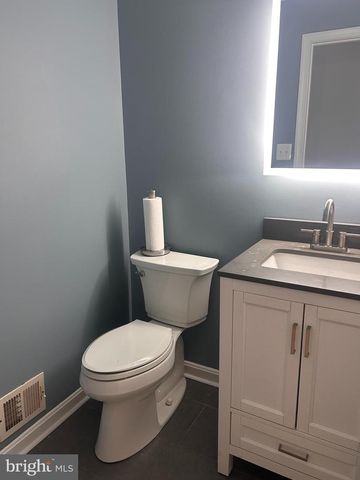 6 MINTWOOD DR, Fredericksburg, VA 22405