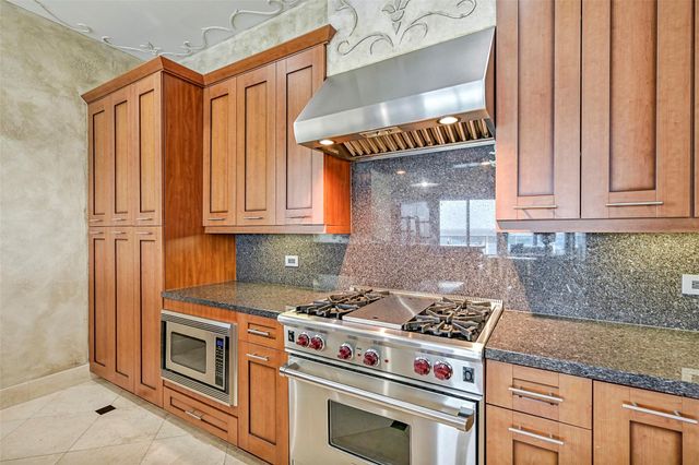 4821 Nasa Parkway 18W, Seabrook, TX 77586