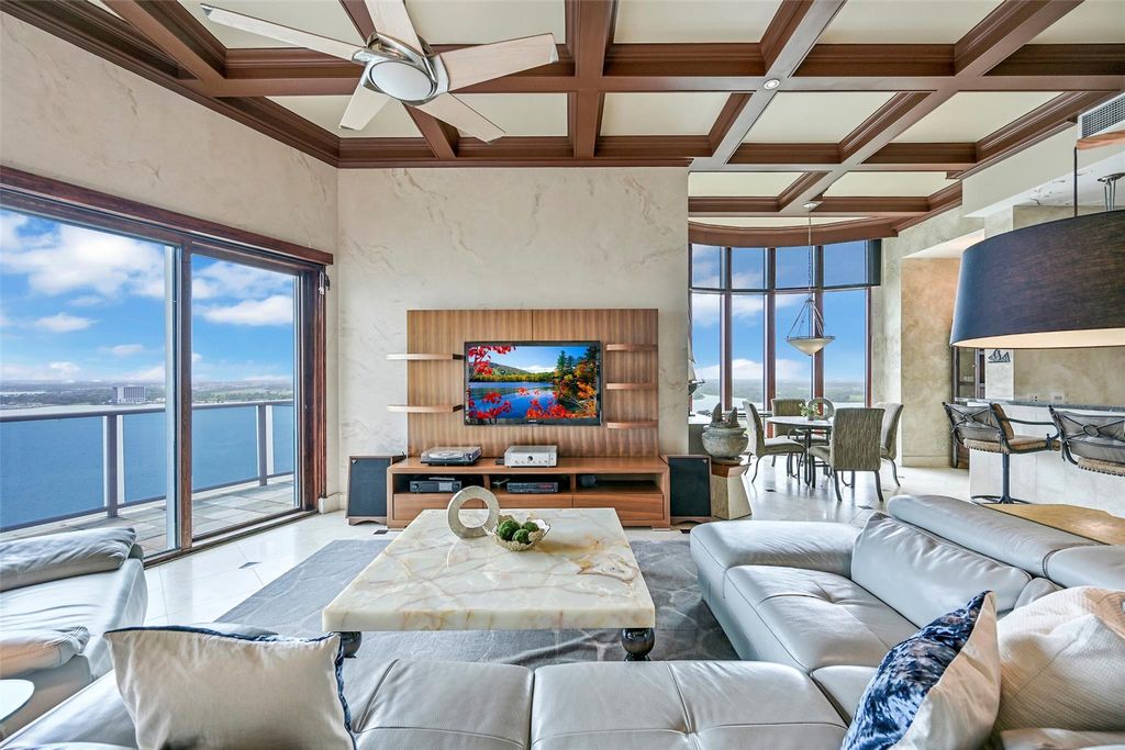 4821 Nasa Parkway 18W, Seabrook, TX 77586