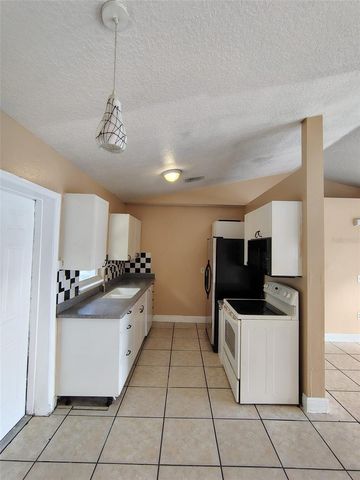 902 N THACKER AVENUE, Kissimmee, FL 34741