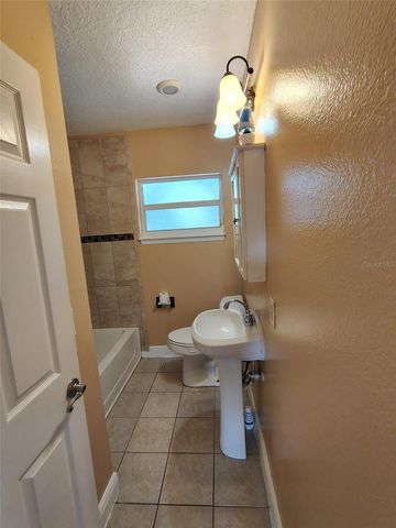 902 N THACKER AVENUE, Kissimmee, FL 34741