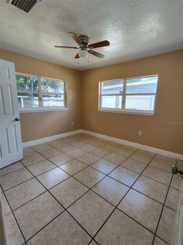 902 N THACKER AVENUE, Kissimmee, FL 34741