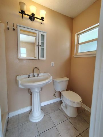 902 N THACKER AVENUE, Kissimmee, FL 34741