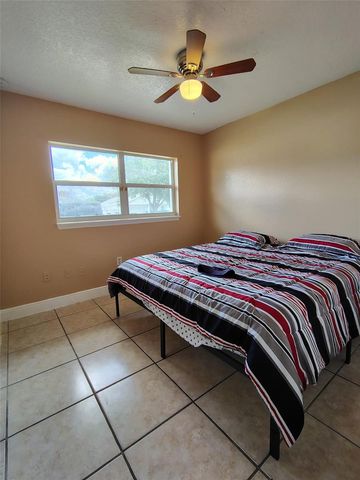 902 N THACKER AVENUE, Kissimmee, FL 34741
