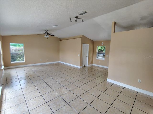 902 N THACKER AVENUE, Kissimmee, FL 34741