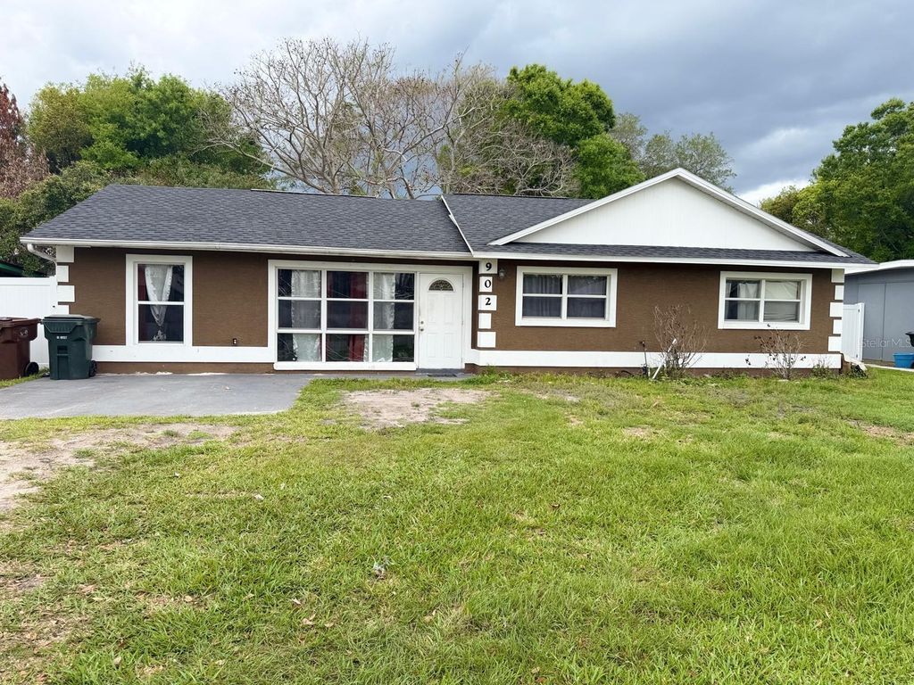 902 N THACKER AVENUE, Kissimmee, FL 34741